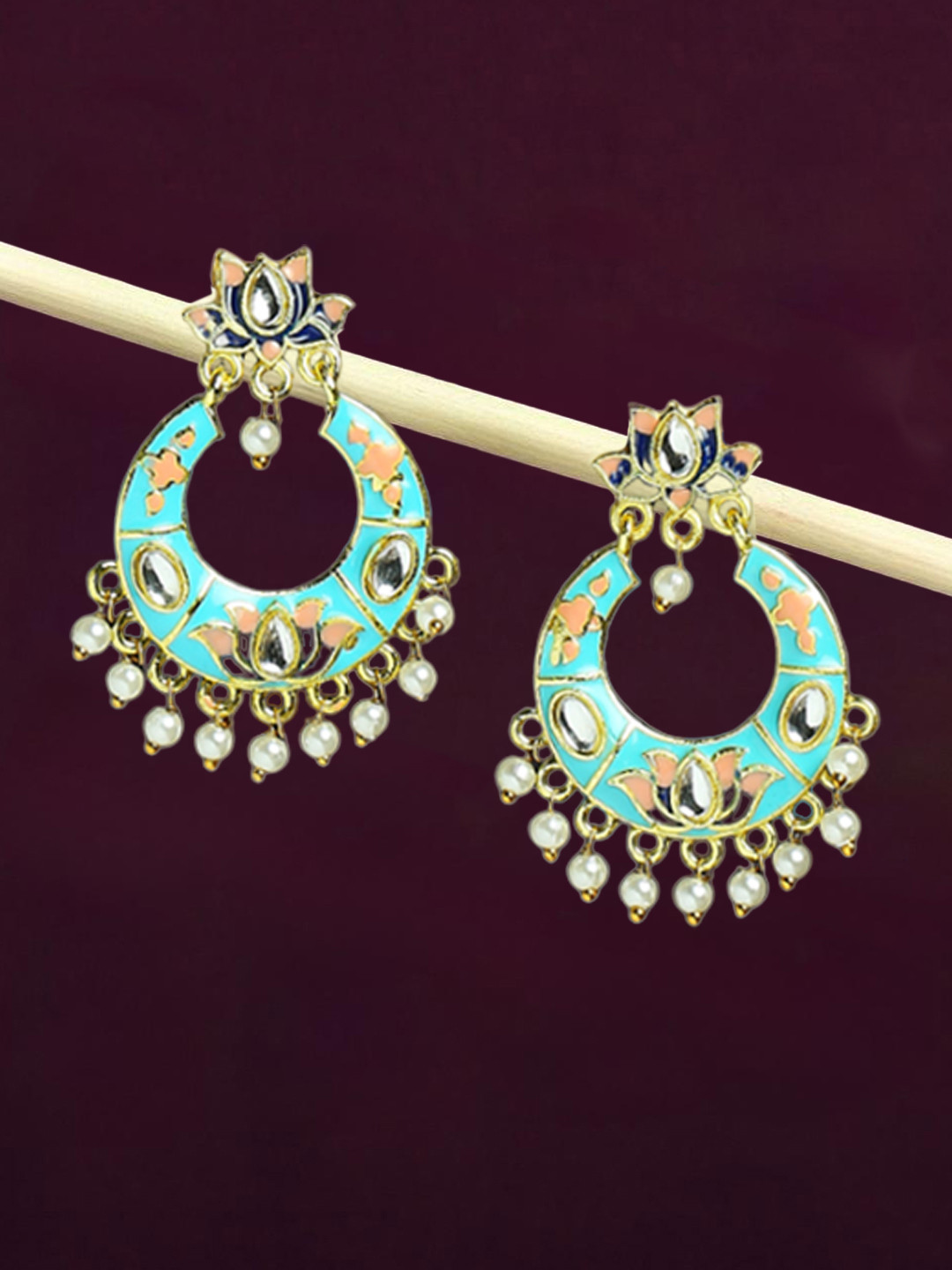 OOMPH Kundan Floral Chandbalis