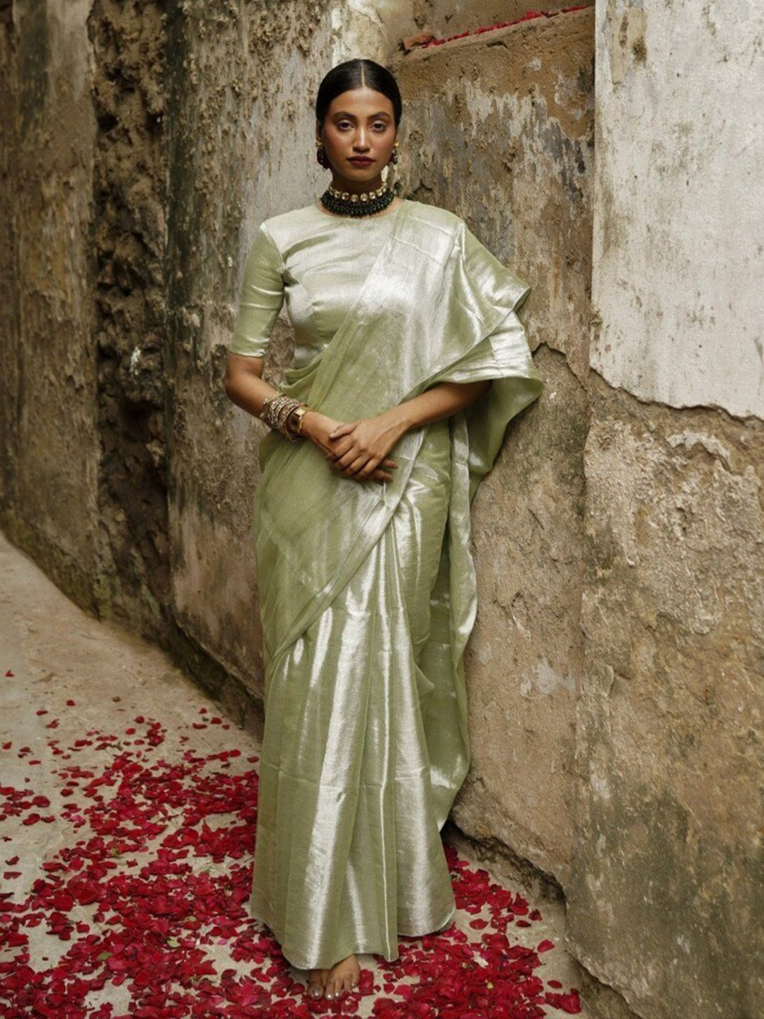 HUTS AND LOOMS Tissue Saree