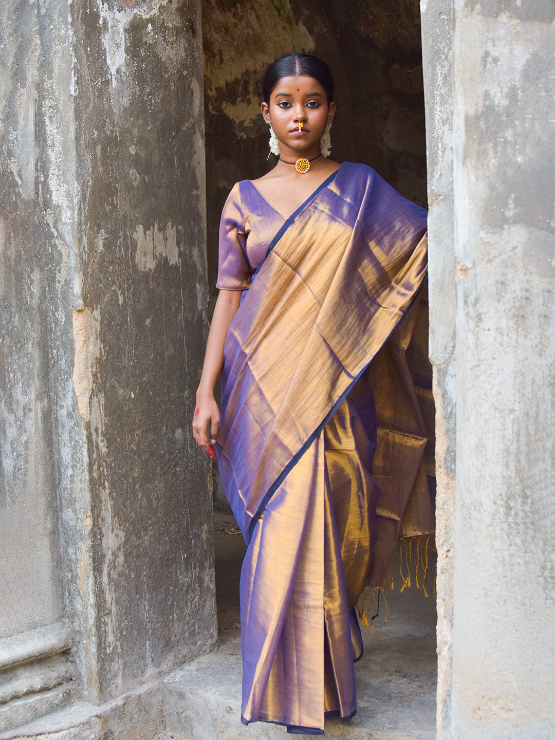 HUTS AND LOOMS Dual Tone Tissue Saree