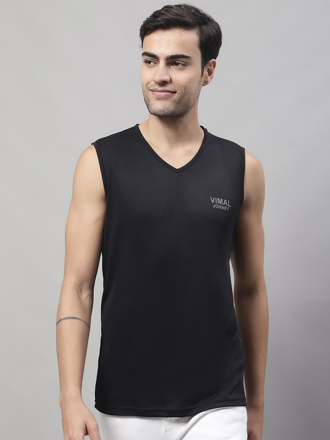 MACK JONNEY JONNEY V-Neck Dry Fit Gym Innervest