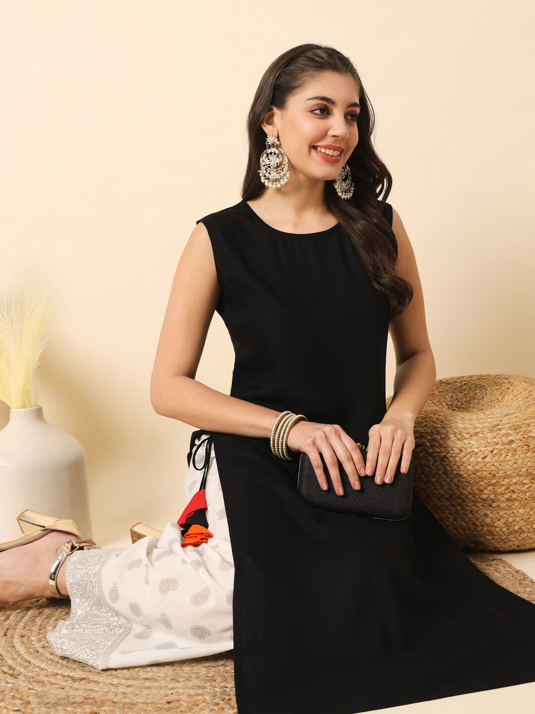Meeranshi Round Neck Straight Kurta