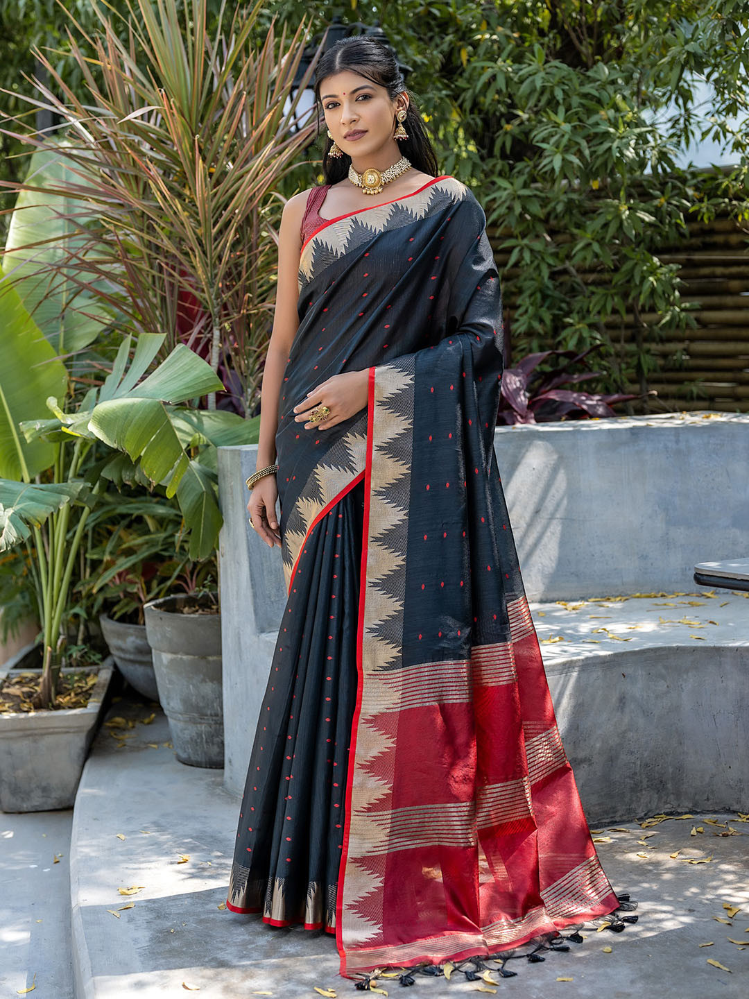 VISHNU WEAVES Polka Dot Zari Bhagalpuri Saree