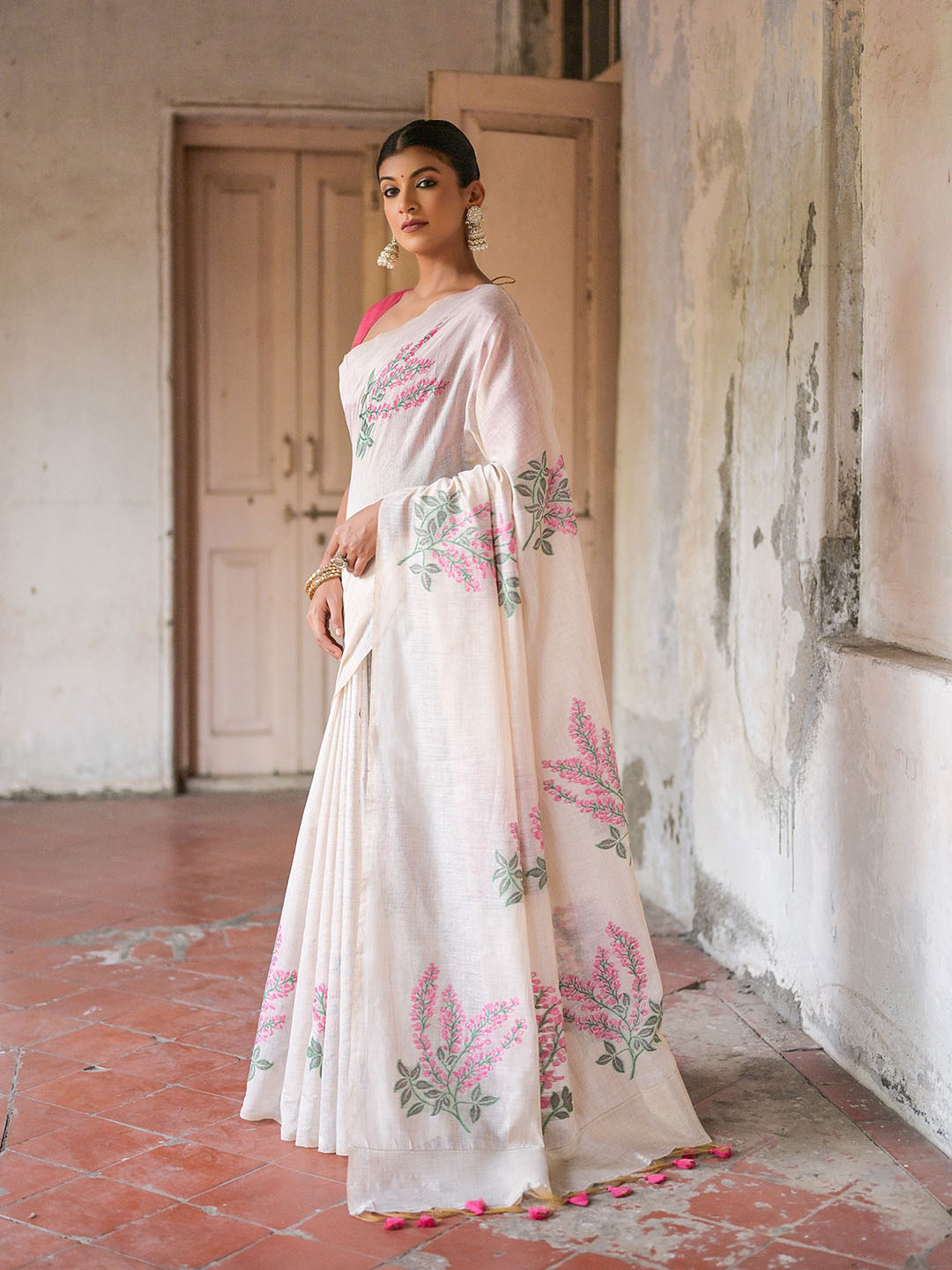 VISHNU WEAVES Woven Design Floral Printed Pure Cotton Muga Saree