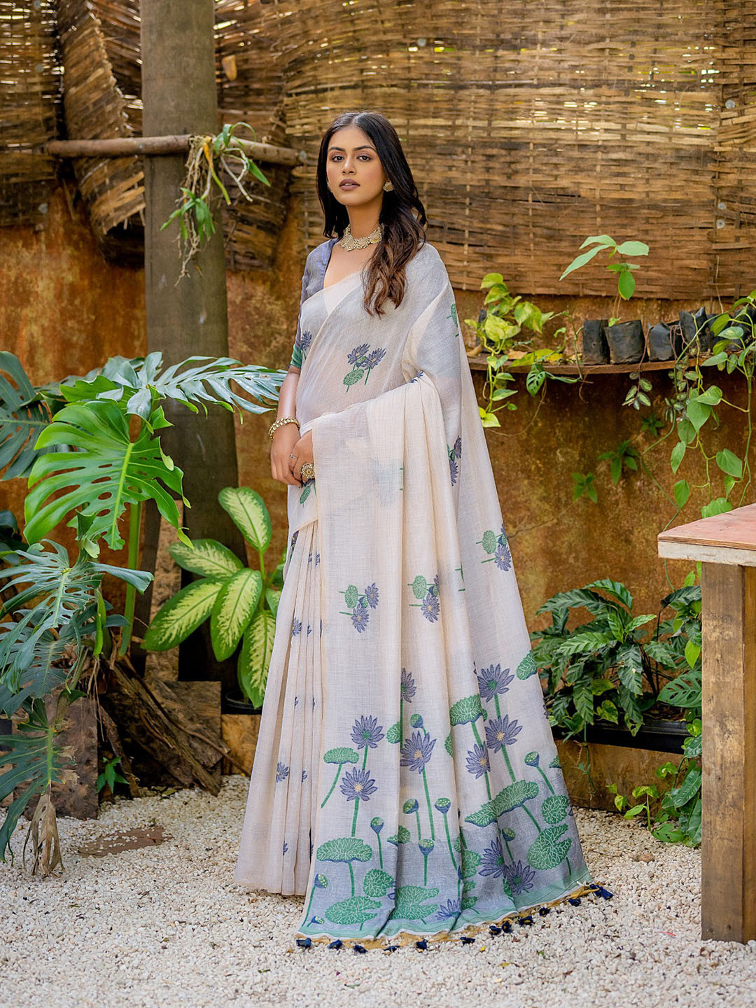 VISHNU WEAVES Woven Design Floral Thread Woven Pure Cotton Muga Saree