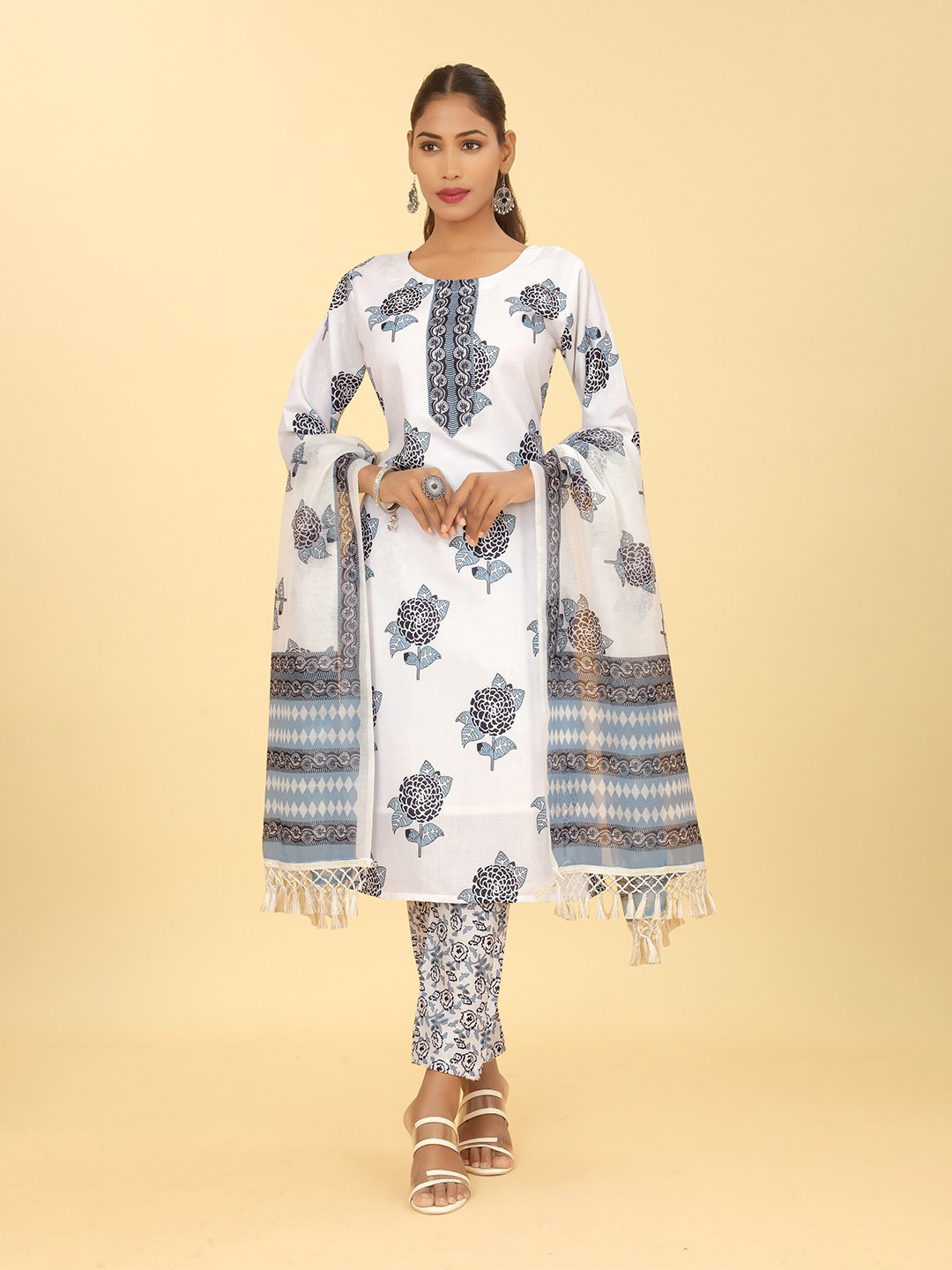 DARIAN Floral Printed Regular Kurta with Trousers & Dupatta