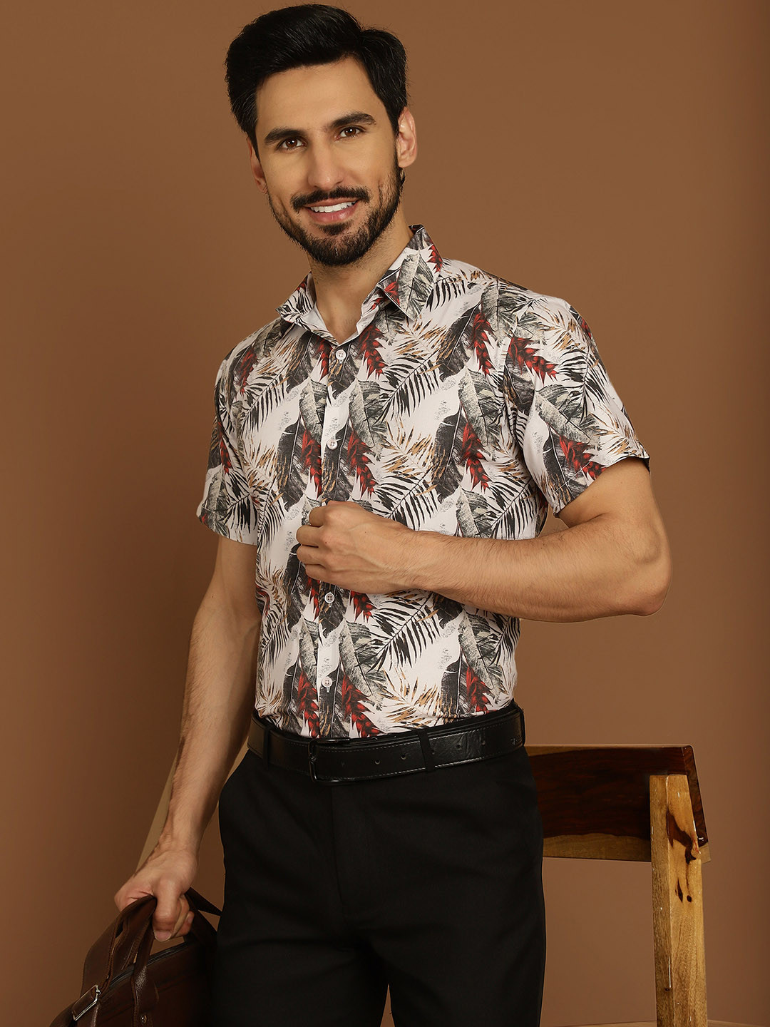 Indian Needle Classic Floral Printed Spread Collar Short Sleeves Formal Shirt