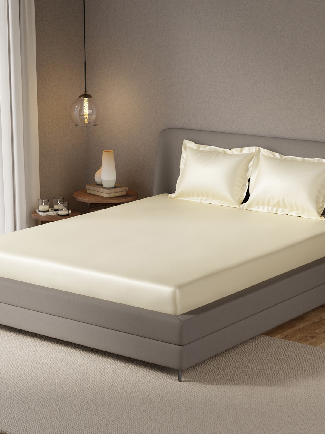 Stoa Paris Date Night Cream-Coloured 300 TC Satin King Fitted sheet with 2 Pillow Covers