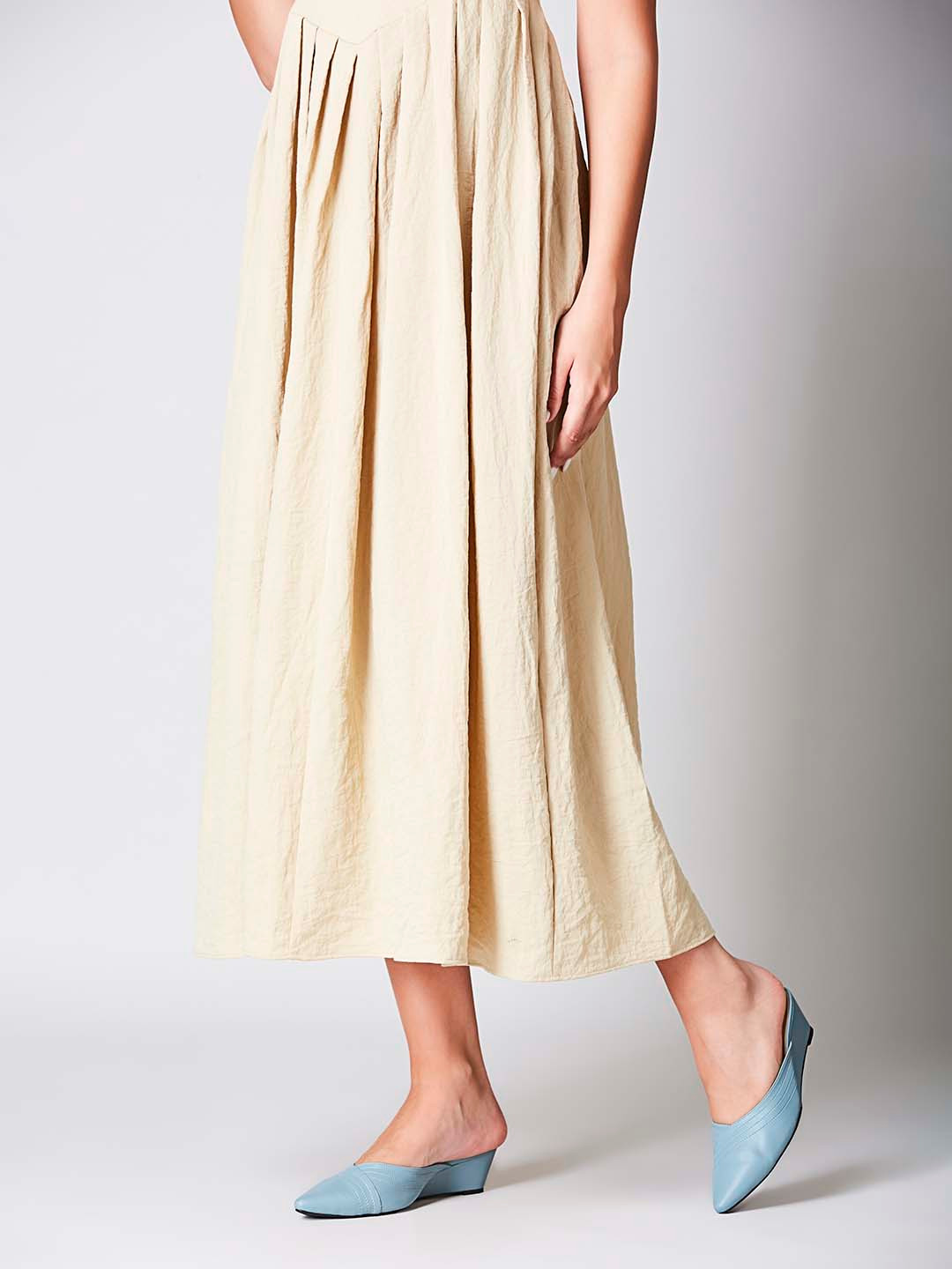 LEMON & PEPPER Pointed Toe Wedge Heeled Mules