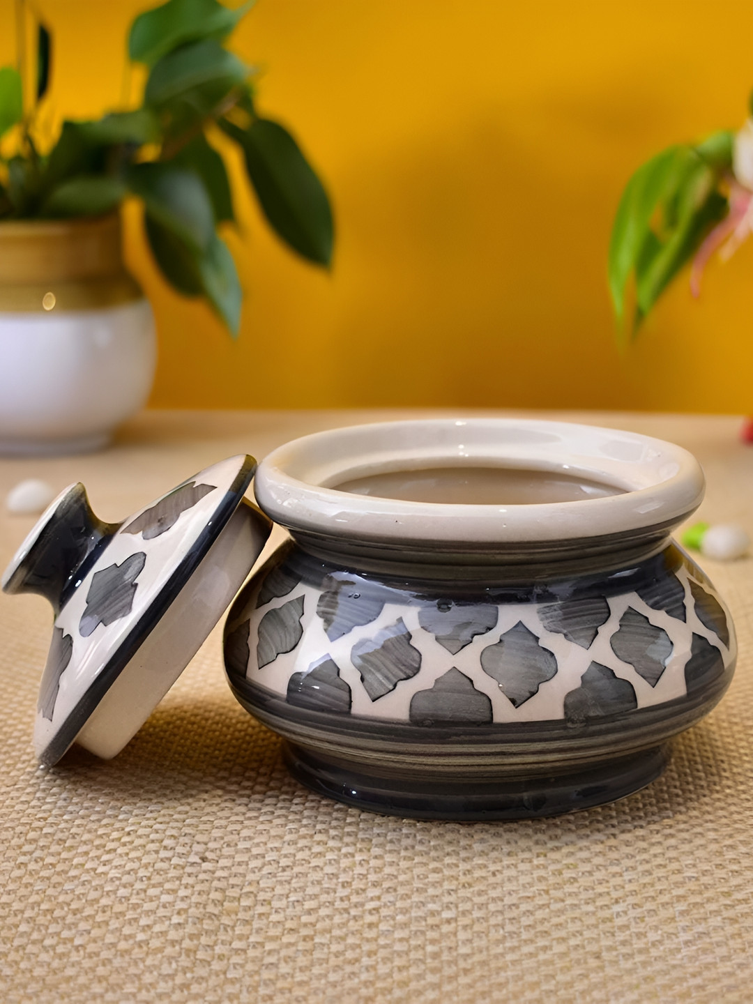 Your Local Store Grey & White Ceramic Easy to Clean Serving Handi With Lid