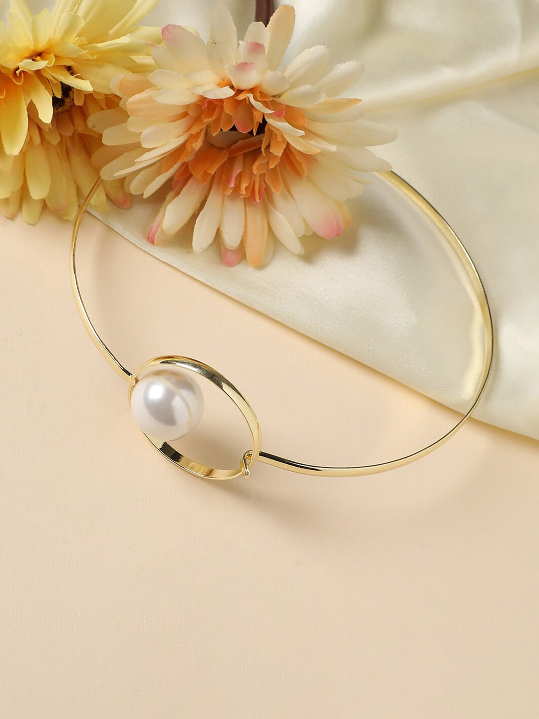 DressBerry White Gold-Plated Pearl Beaded Necklace