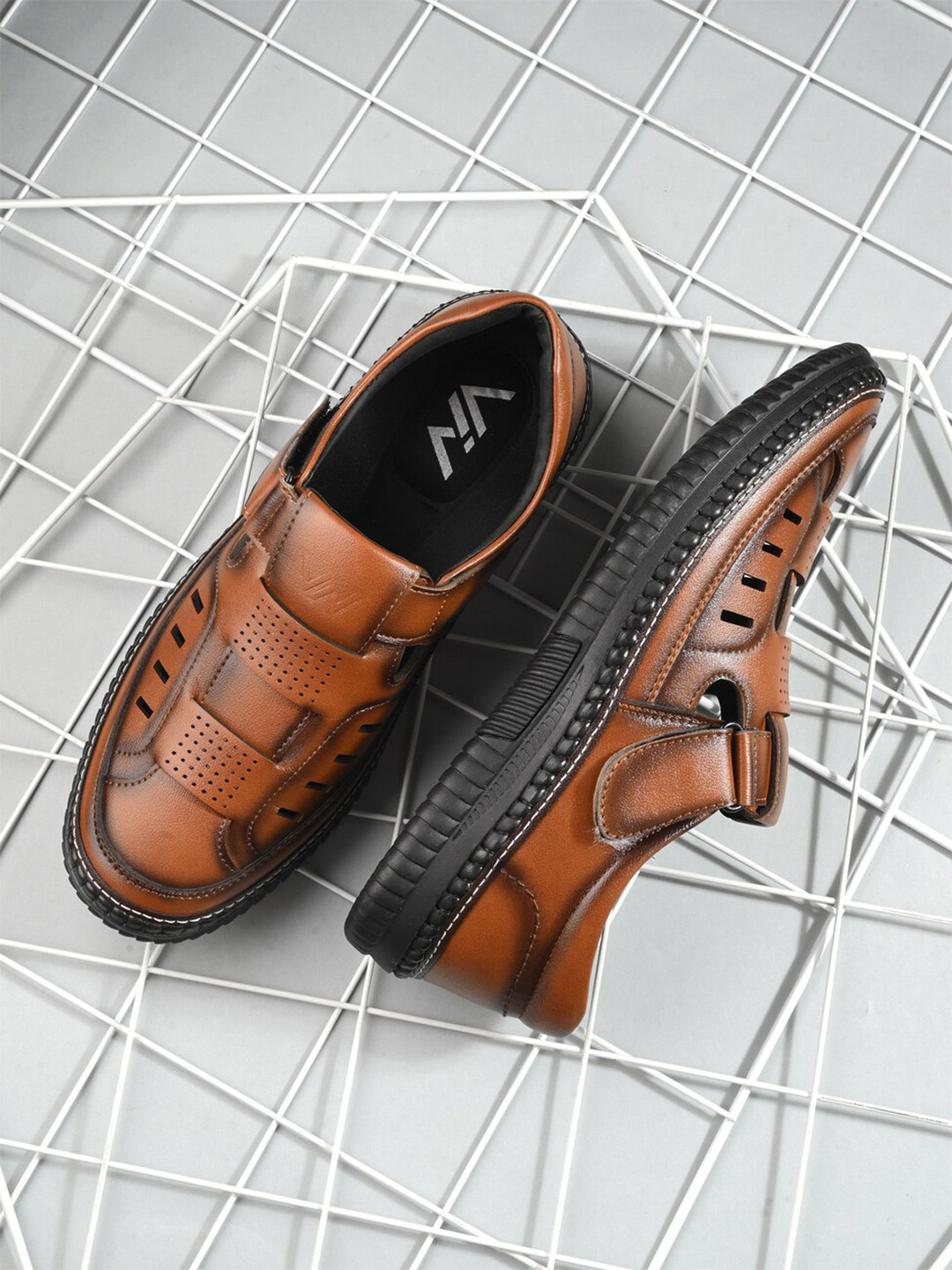 VIV Velcro Shoe-Style Sandals