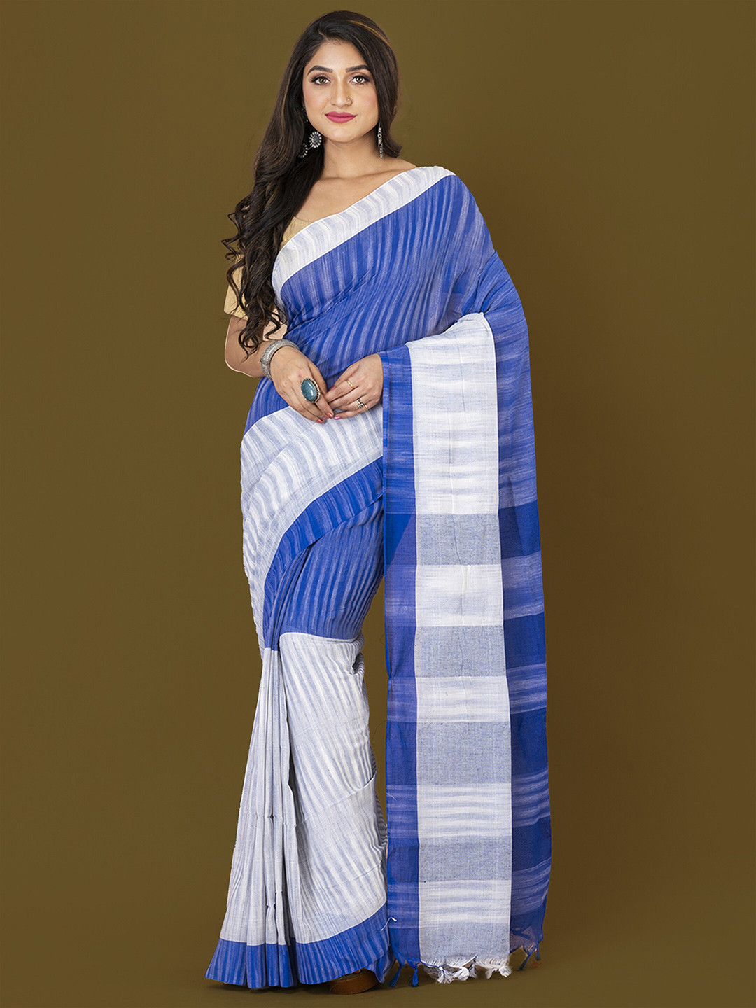 HOUSE OF ARLI Blue & White Colourblocked Pure Cotton Saree