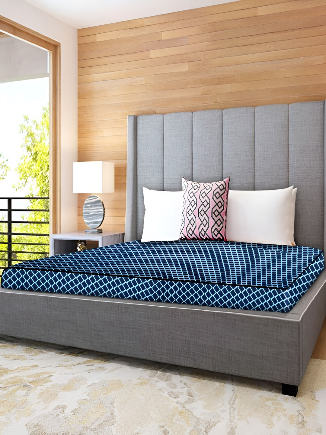 Stylista Blue & White Cotton Water Resistant Elastic Strap King Mattress Protector