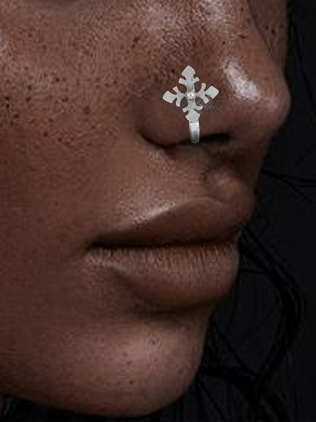 Goldnera Silver-Plated Kolam Art Shaped Nosepin