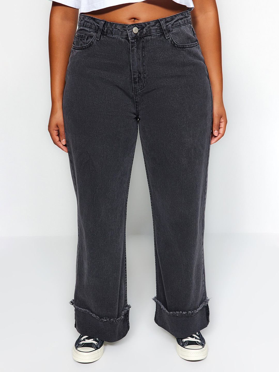 Trendyol Women Gri Mid-Rise Straight Fit Clean Look Light Fade Pure Cotton Jeans