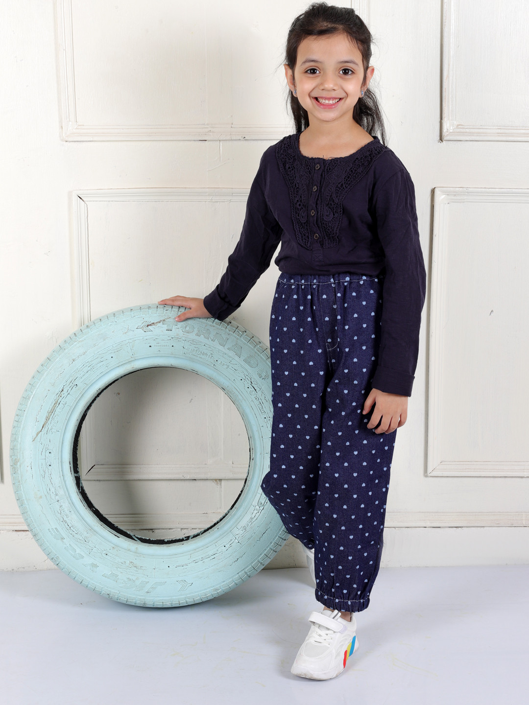 Superminis Girls Navy Blue Mid-Rise Comfort Relaxed Fit Printed Stretchable Cotton Jeans