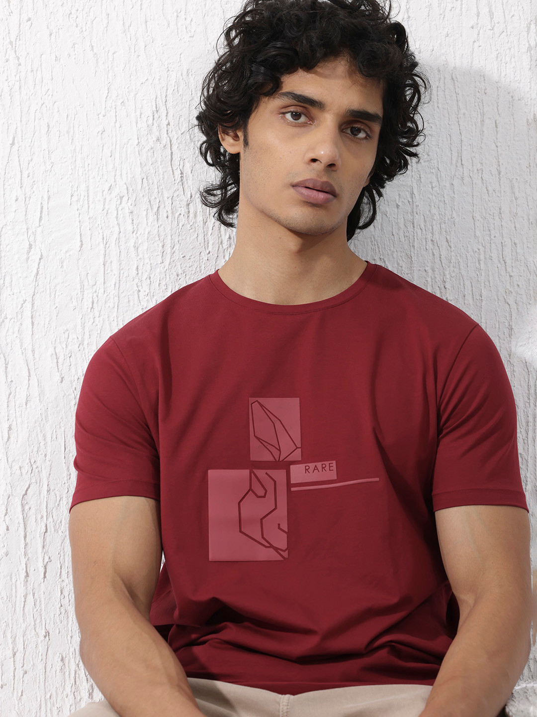 RARE RABBIT Men Feine Round Neck Abstract Printed Cotton Slim Fit T-Shirt