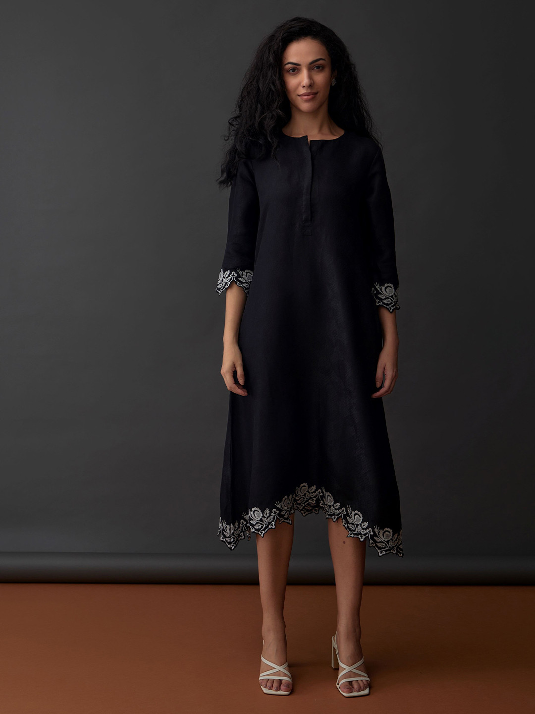 Bombay Bloom Round Neck Three-Quarter Sleeves A-Line Midi Dress