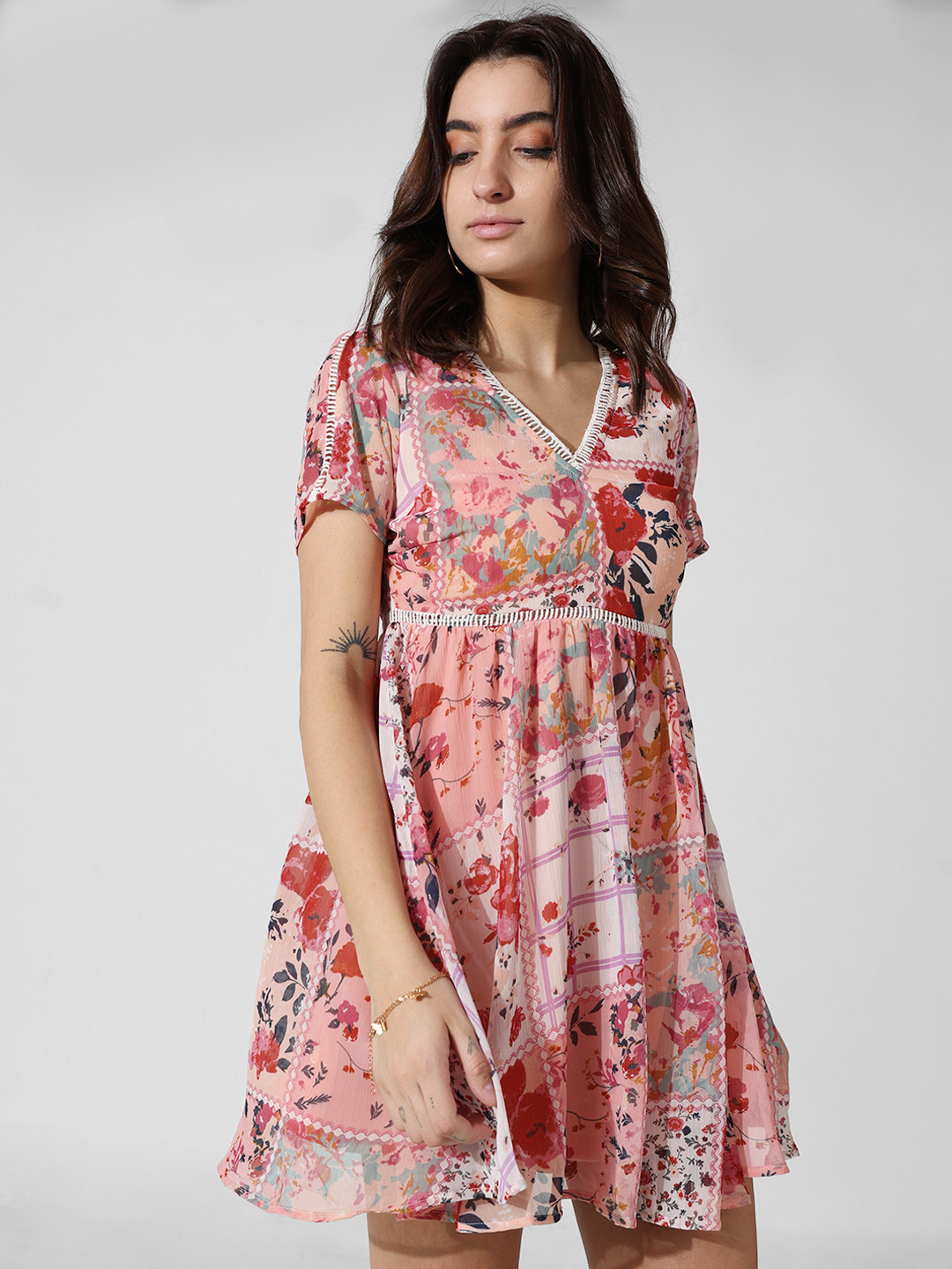 ONLY Floral Printed V-Neck Chiffon Fit & Flare Dress