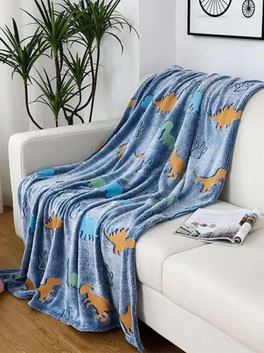 Butterthief Blue & Brown Cartoon Characters AC Room 210 GSM Glow In The Dark Single Bed Blanket