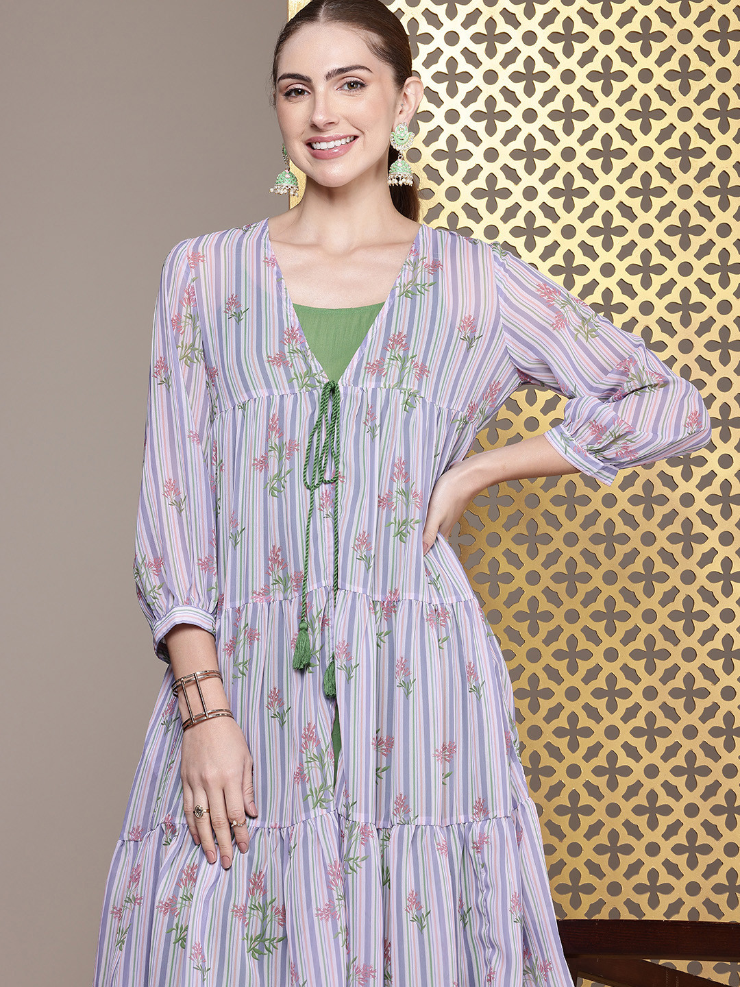 House of Pataudi Shoulder Straps Jashn Kurta With Longline Shrug