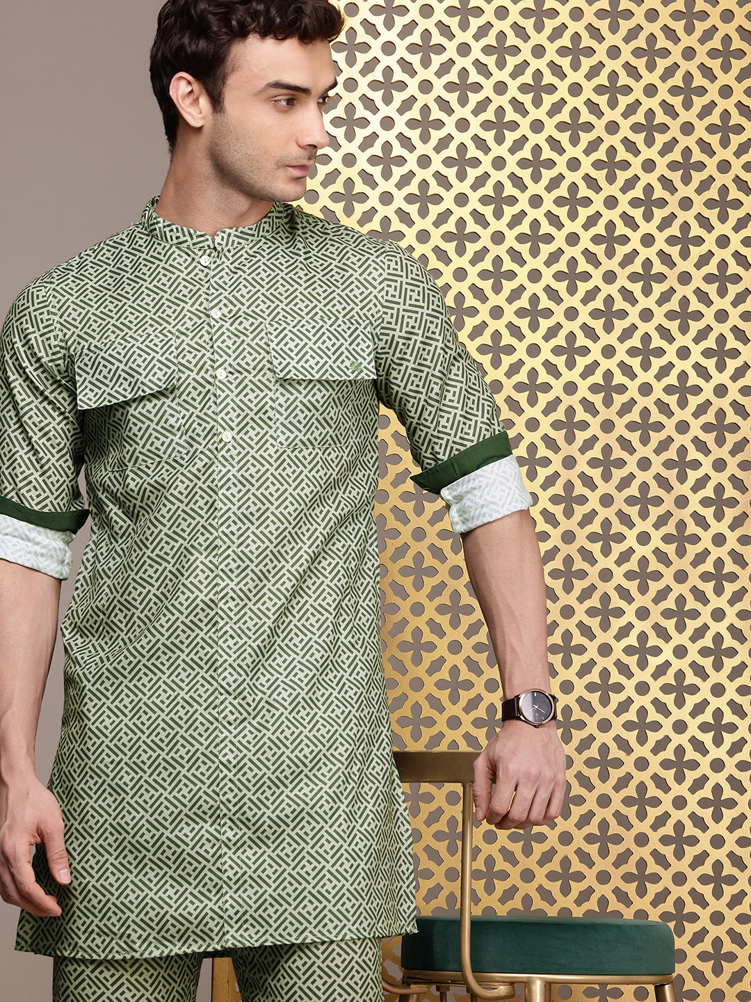 House of Pataudi Men Printed Pure Cotton Jashn Straight Style Kurta with Trousers