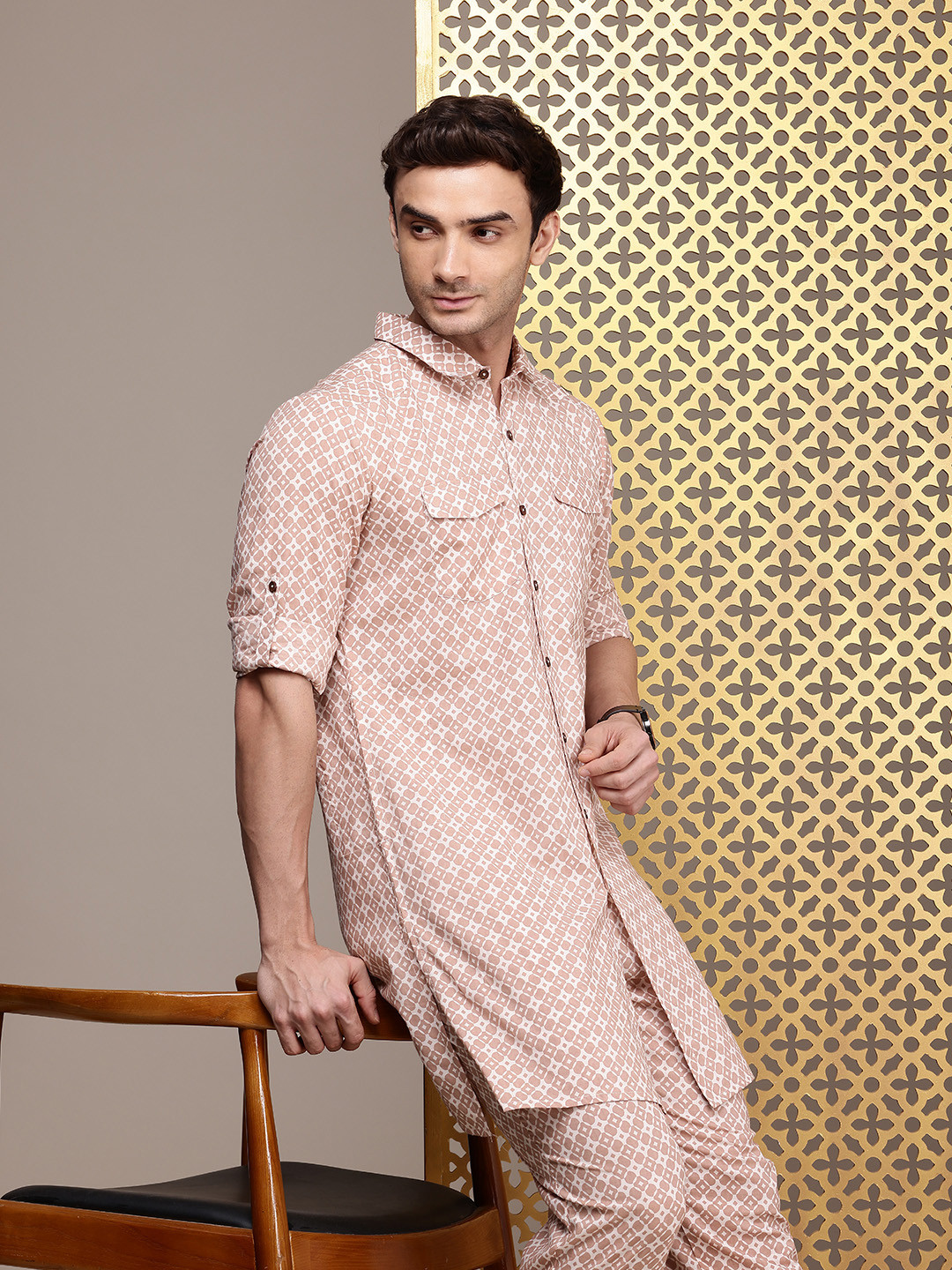 House of Pataudi Geometric Printed Roll-Up Sleeves Pure Cotton Jashn Kurta with Trousers