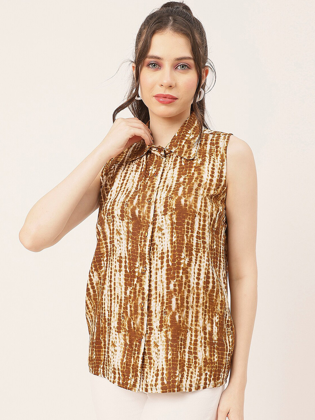 Moomaya Abstract Printed Spread Collar Sleeveless Casual Shirt