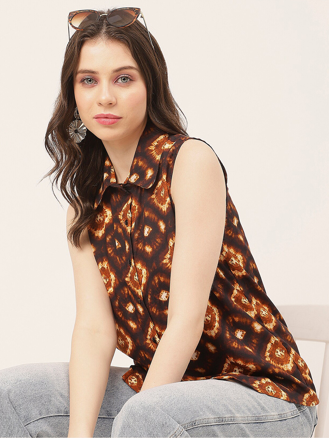 Moomaya Abstract Printed Sleeveless Casual Shirt