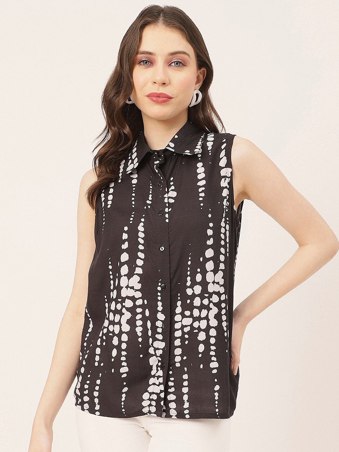 Moomaya Abstract Printed Sleeveless Casual Shirt