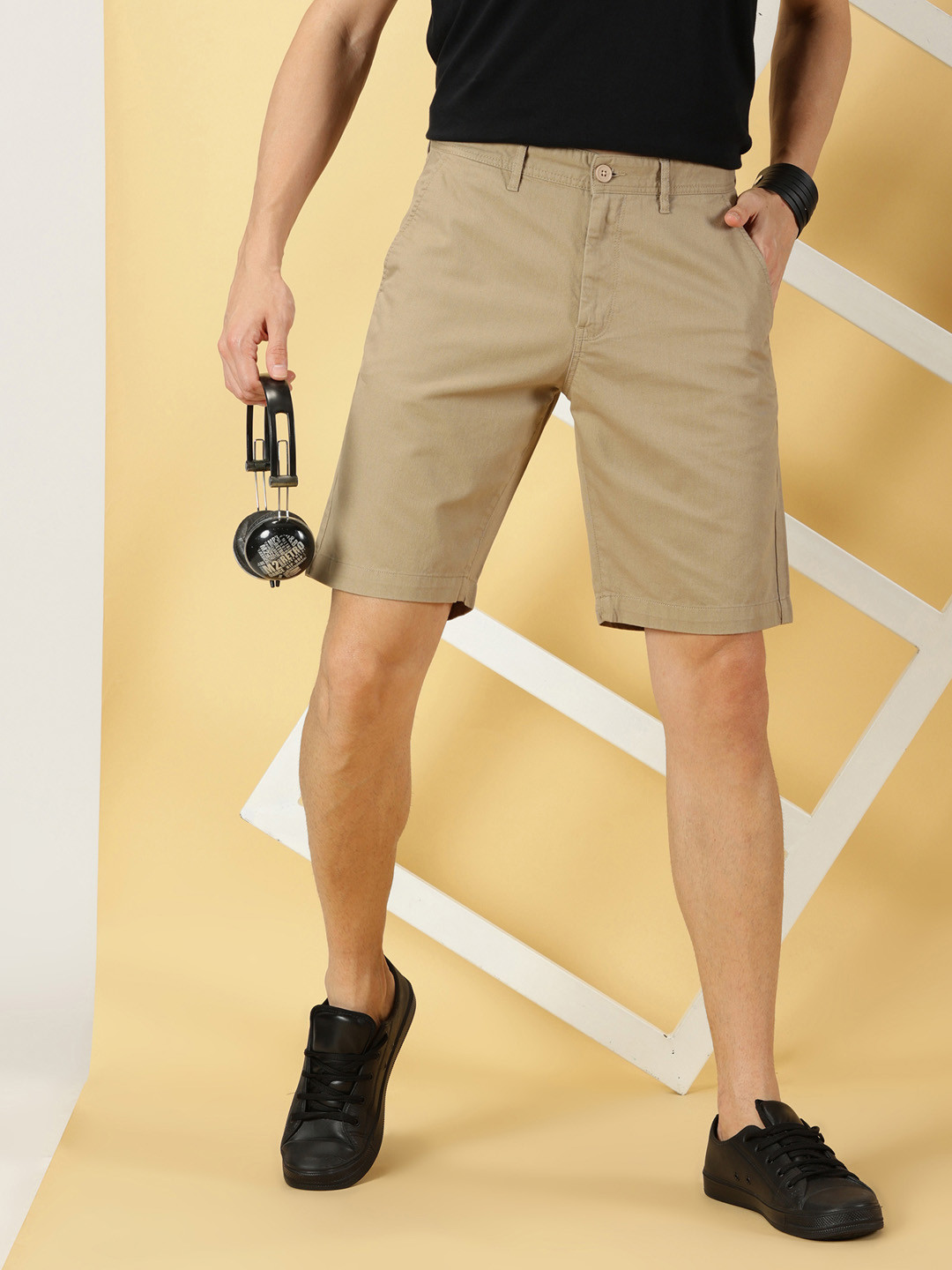 Thomas Scott Men Mid-Rise Shorts