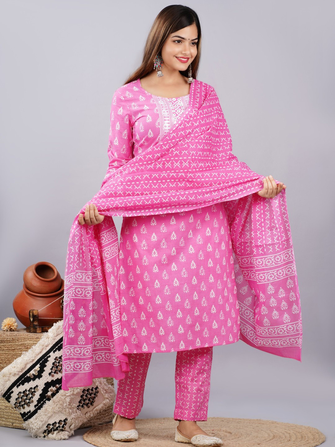 YUSRA Floral Printed Regular Kurta with Trousers & With Dupatta