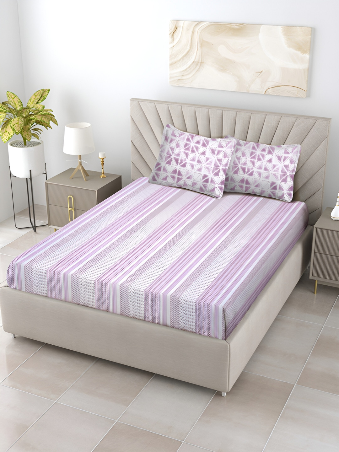 Ratan Cart Purple Geometric Cotton 120 TC King Bedsheet with 2 Pillow Covers-104 x 104 inches