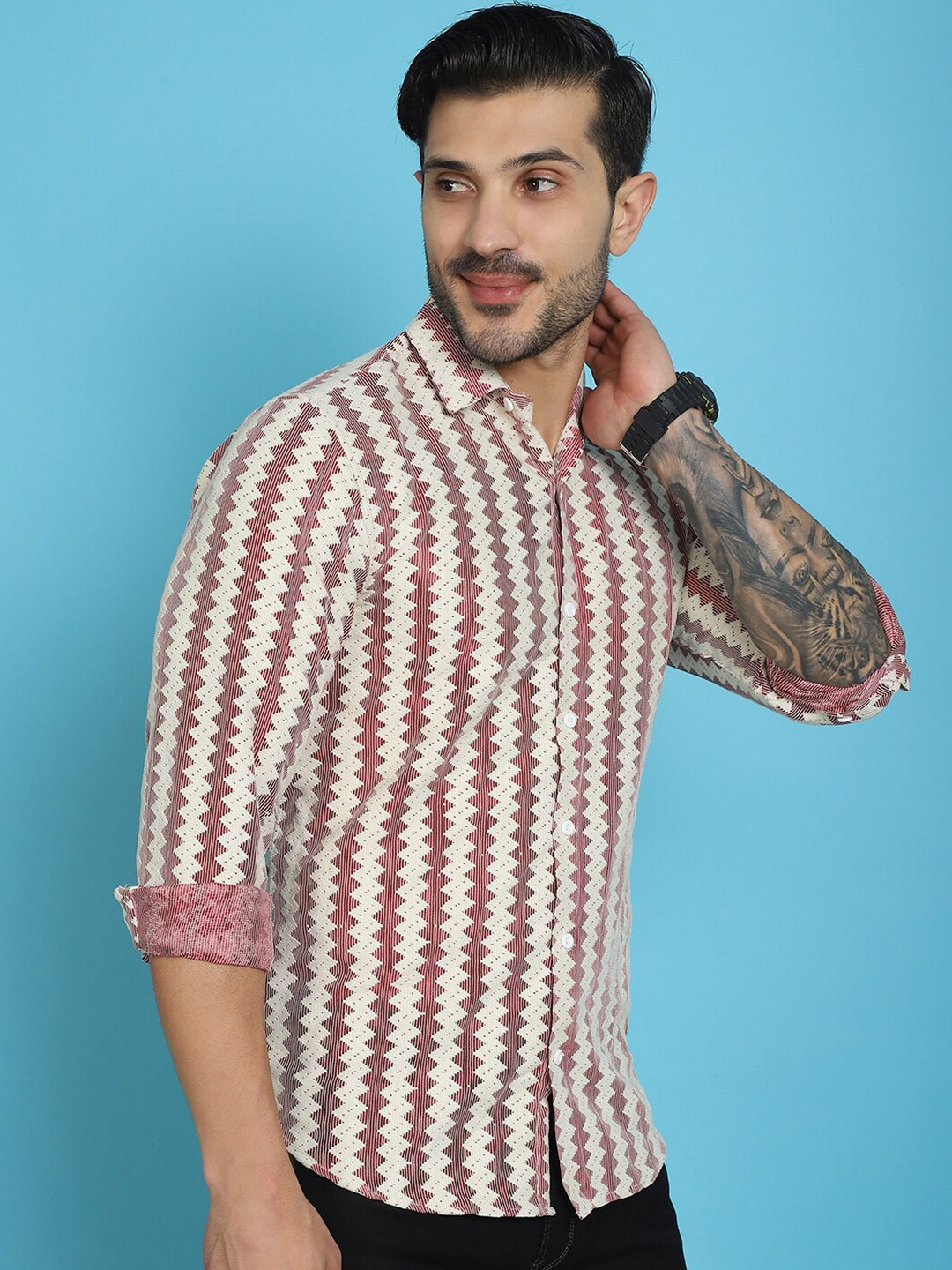 Indian Needle Classic Geometric Printed Cotton Wrinkle Free Casual Shirt