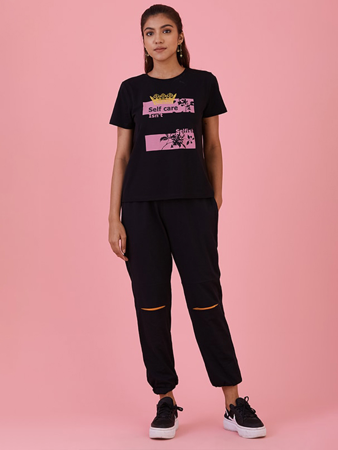 Muvazo Low-Key Typography Printed Round Neck T-shirt