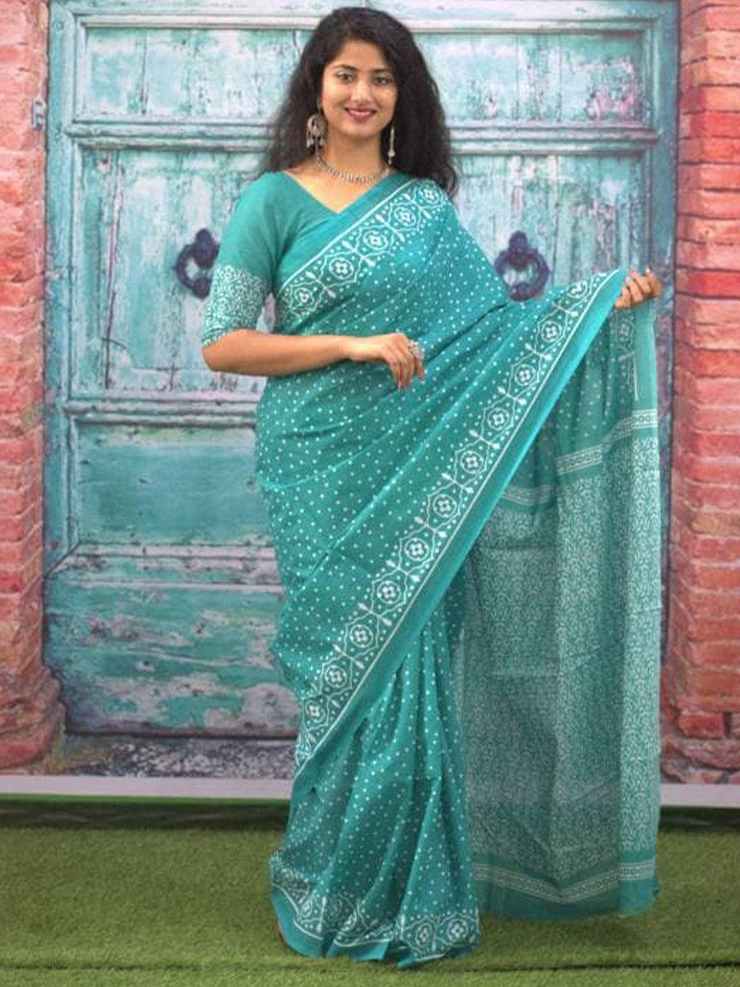 NIKHILAM Polka Dot Pure Cotton Bagru Saree