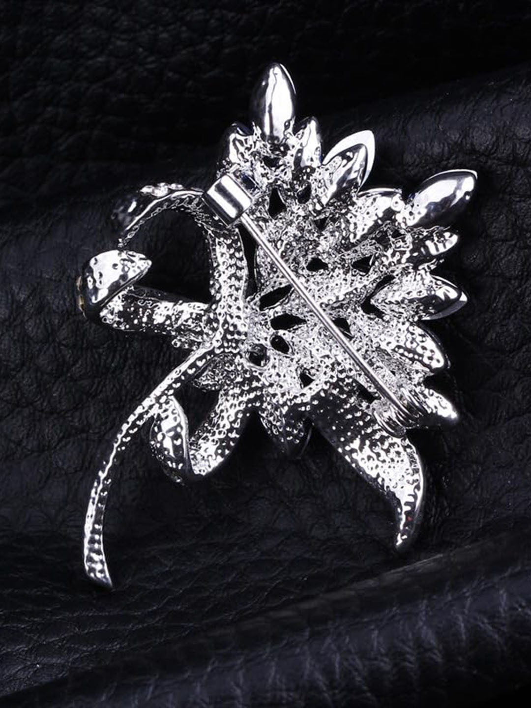 SYGA Crystal Rhinestone-Studded Brooch