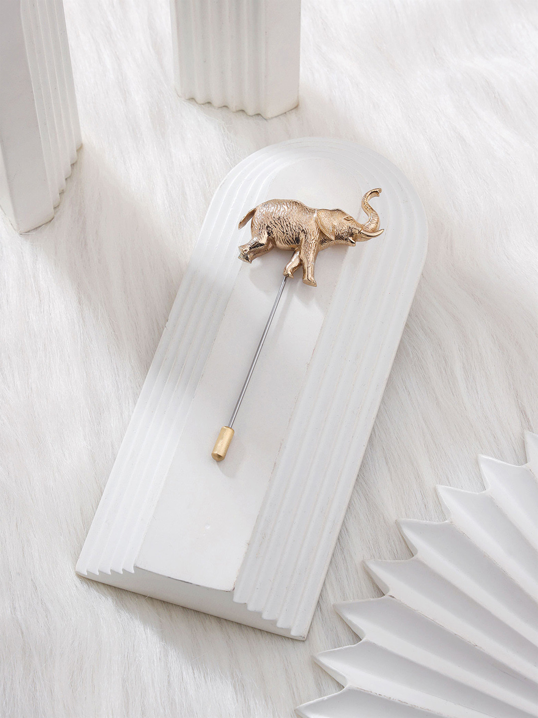 COSA NOSTRAA Elephant Charm Stone Studded StateUnisext Brooch