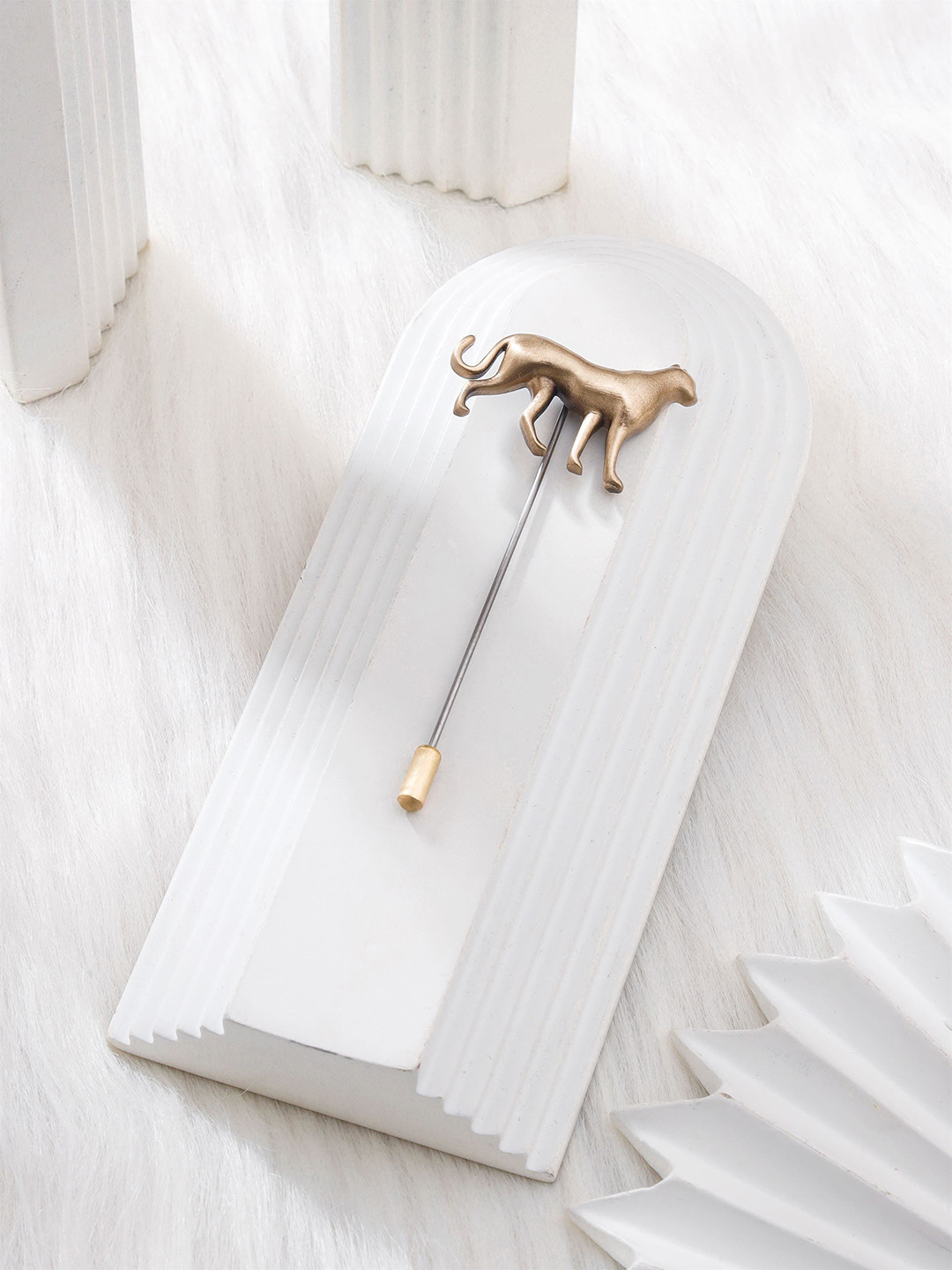 COSA NOSTRAA Unisex Pawsome Lapel Pin Brooch