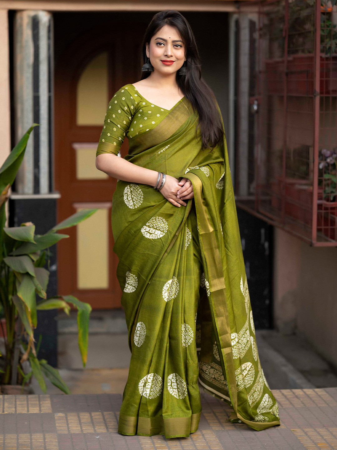 Mitera Batik Abstract Printed Cotton Zari Saree