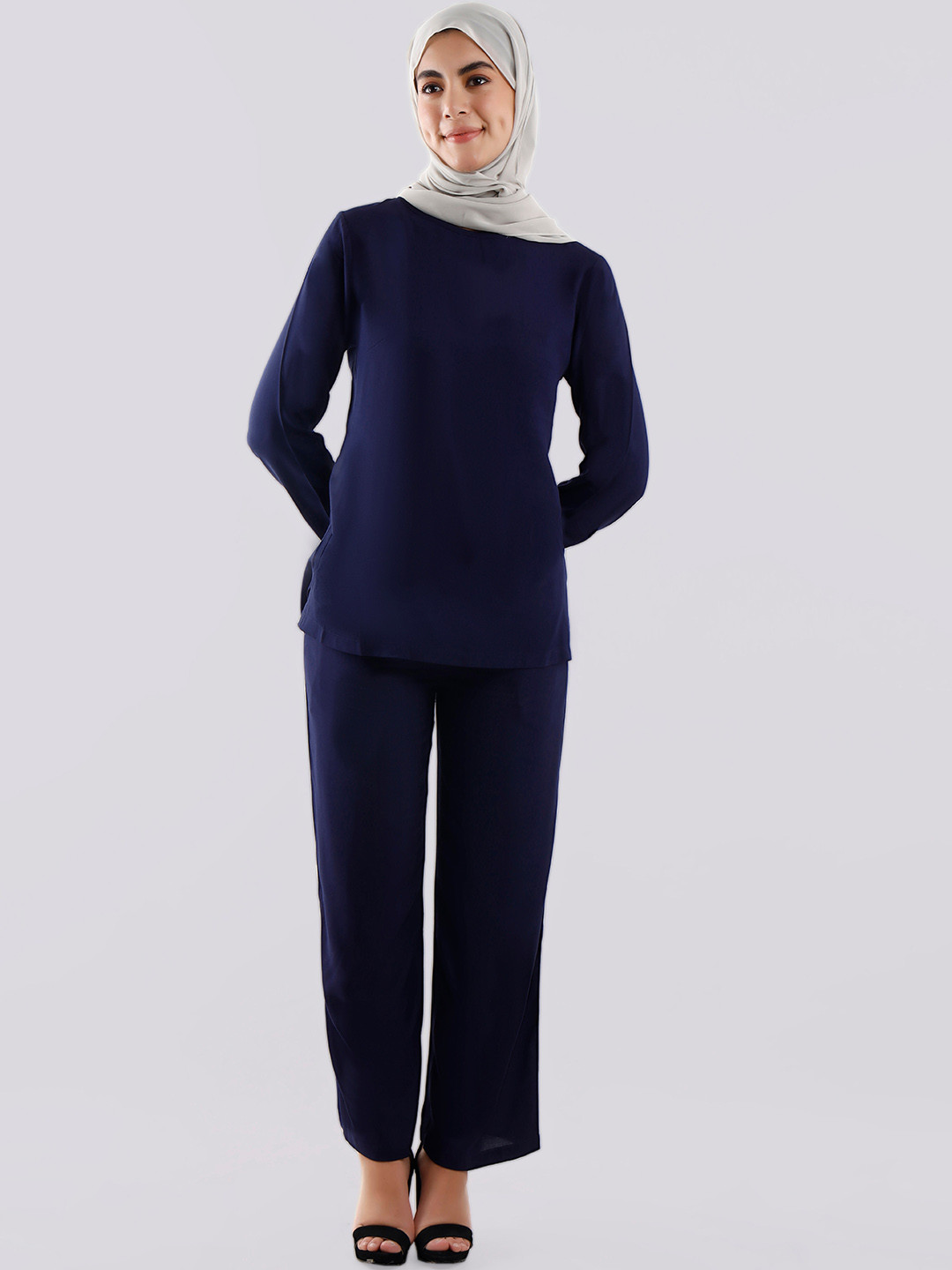 IDH London Round Neck Top With Trousers