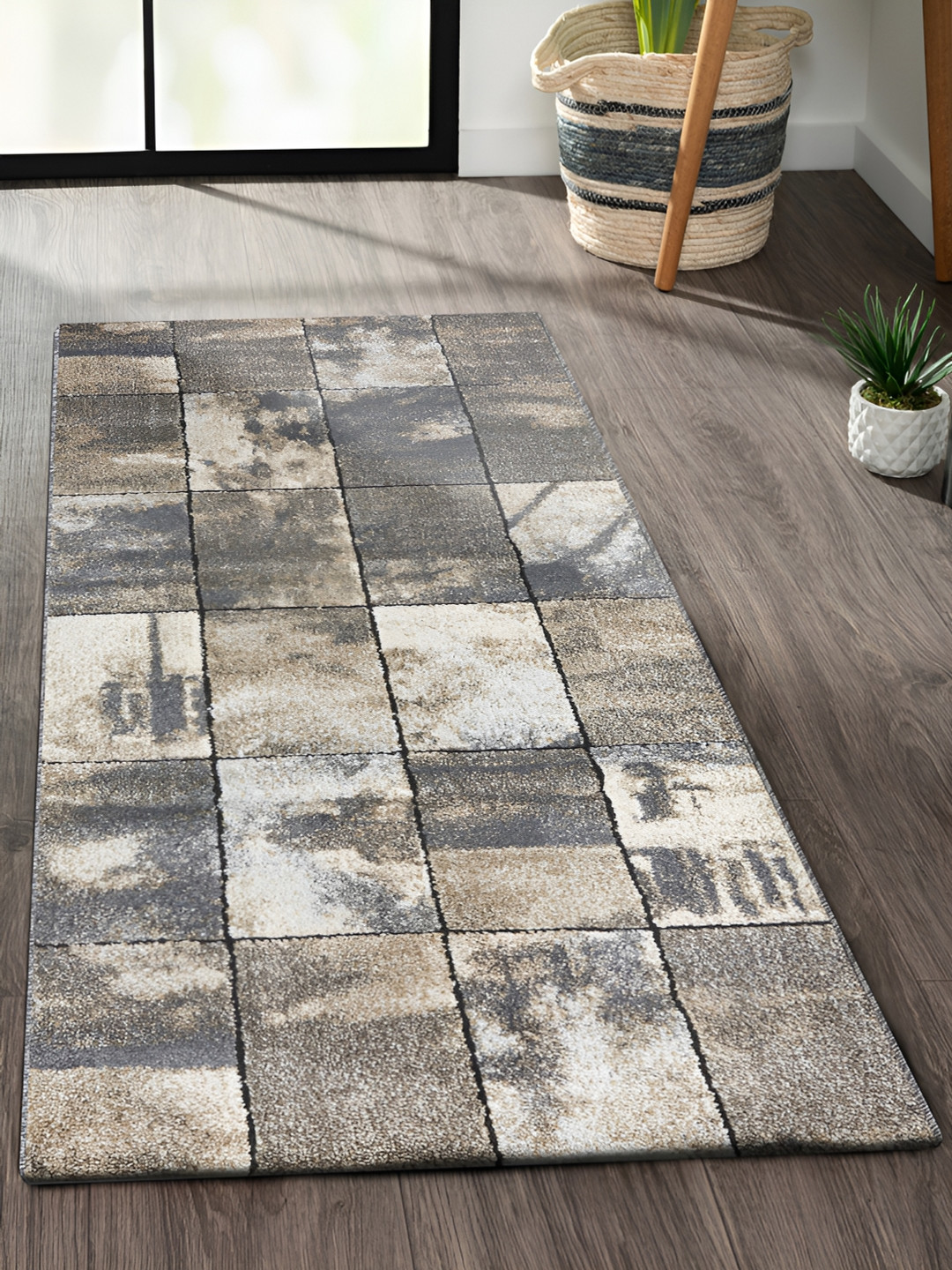 OBSESSIONS Grey & Cream Coloured Geometric-Printed Anti-Static Floor Runner