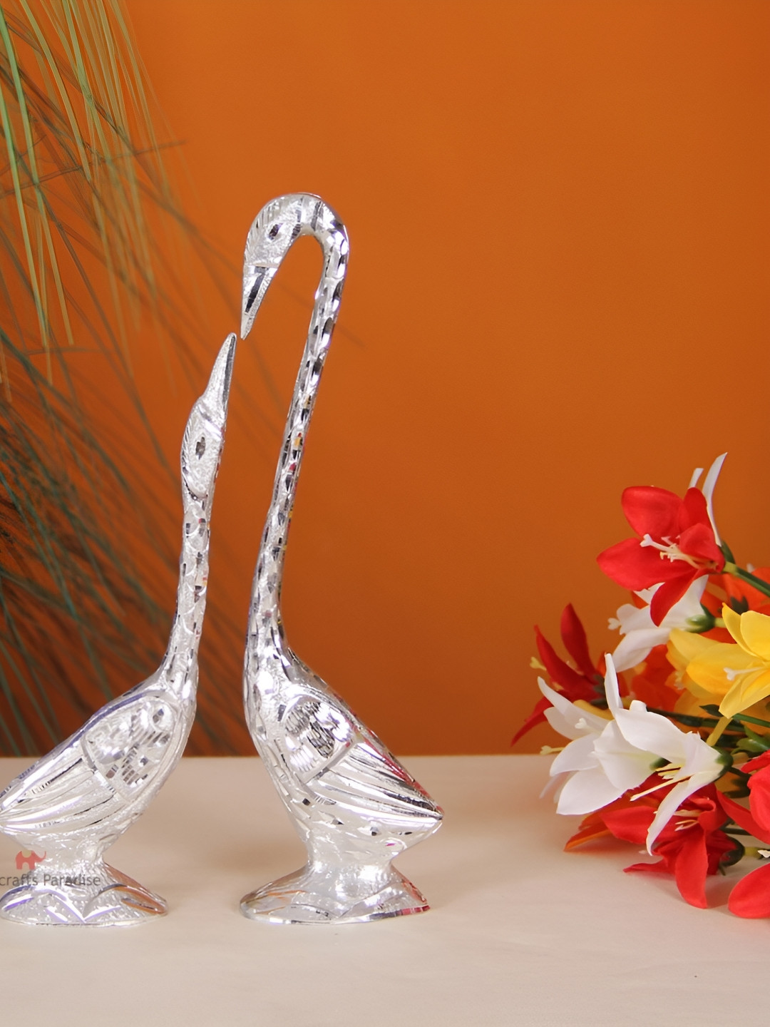 HANDICRAFTS PARADISE Pair Of Kissing Swan Silver Metal Metallic Living Room Hand-Crafted Set of 2 Medium Showpieces - 1.5 Inches