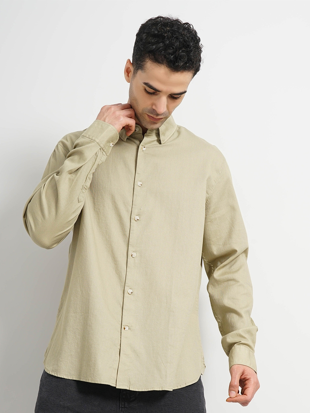 Celio Men Classic Fit Spread Collar Cotton Casual Shirt