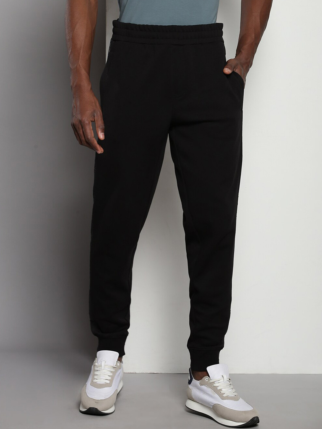 Calvin Klein Jeans Men Mid-Rise Joggers