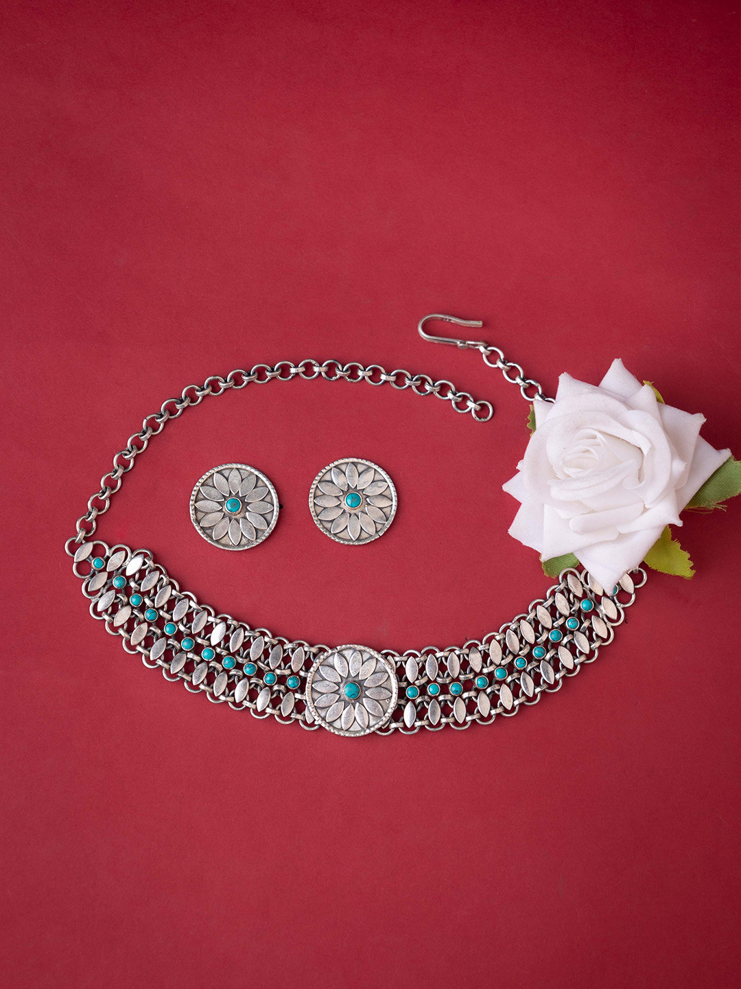 Shyle 92.5 Sterling Silver Artificial Stones Studded Necklace & Chains