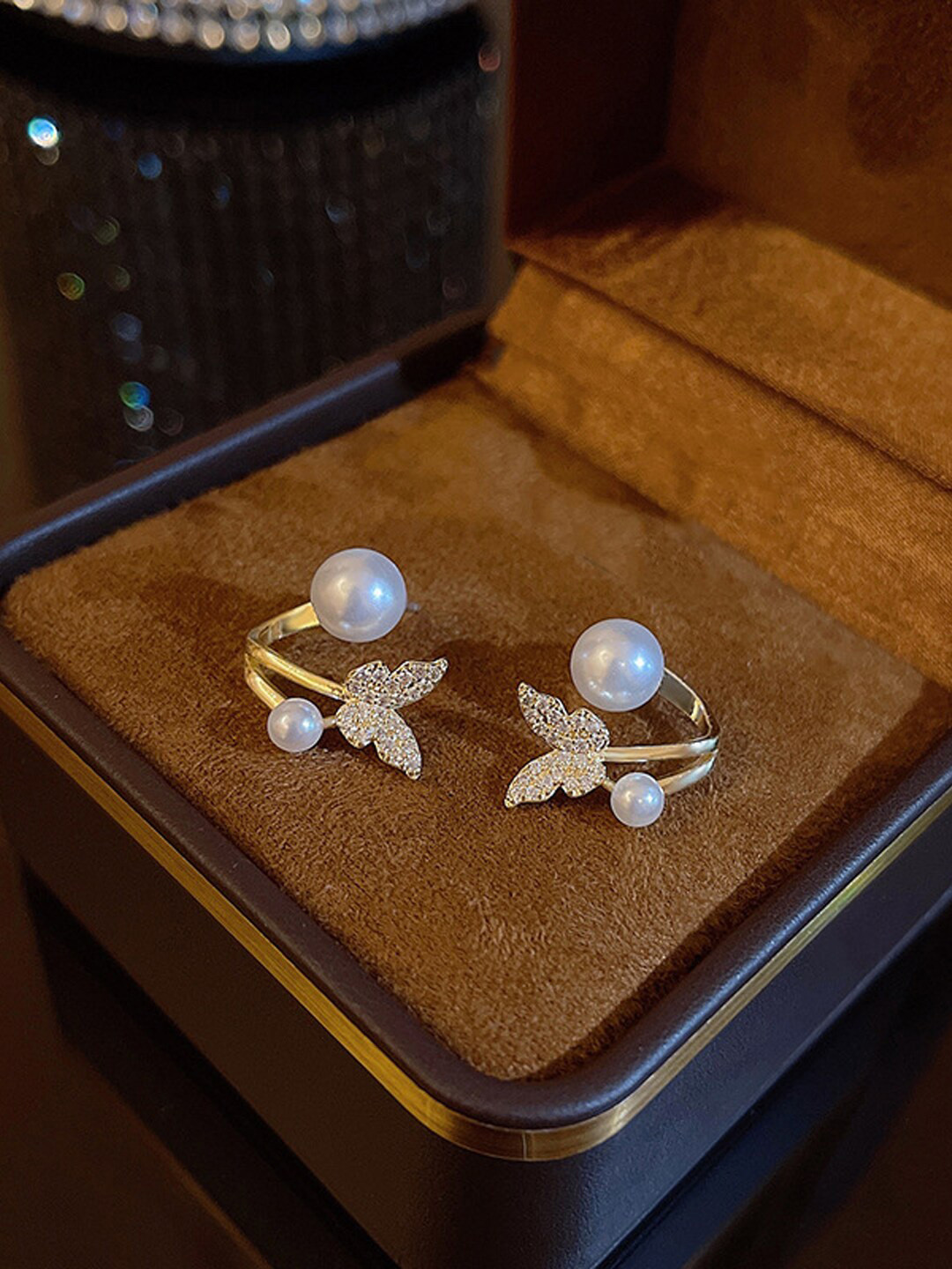 FIMBUL Gold Plated Pearl Beaded Contemporary Stud Earrings