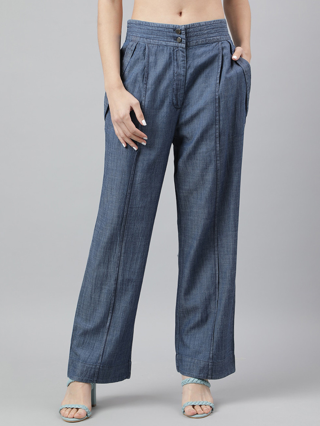 Latin Quarters Women Relaxed Low-Rise Pleated Cotton Parallel Trousers