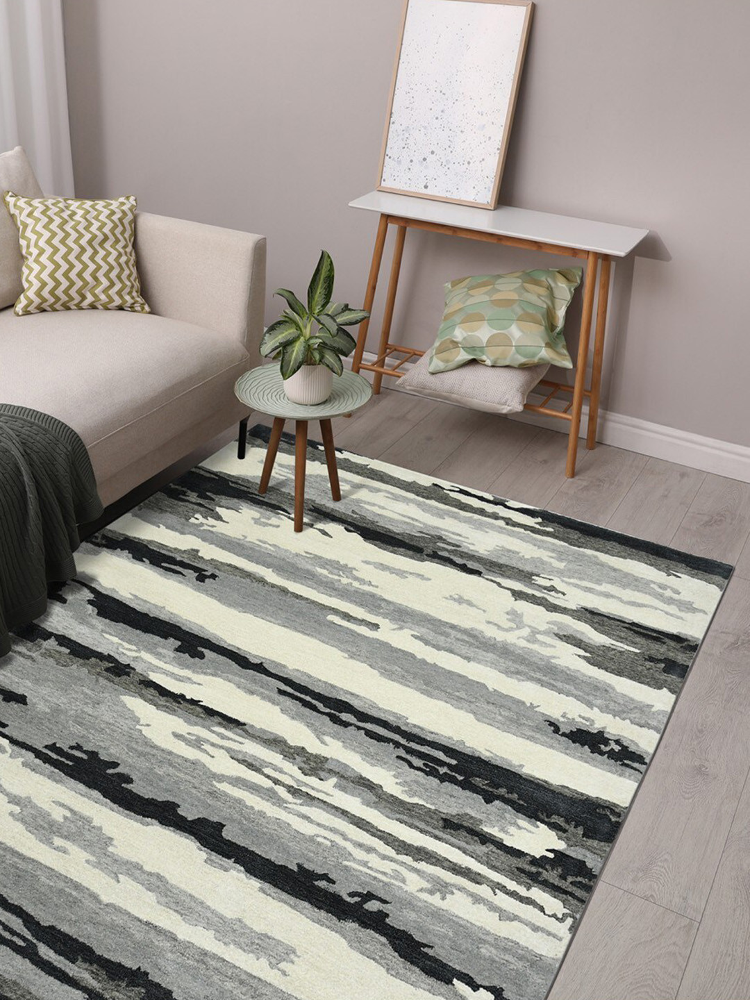 saraswatii global Grey Abstract Design Hand-Tufted Woollen Carpet