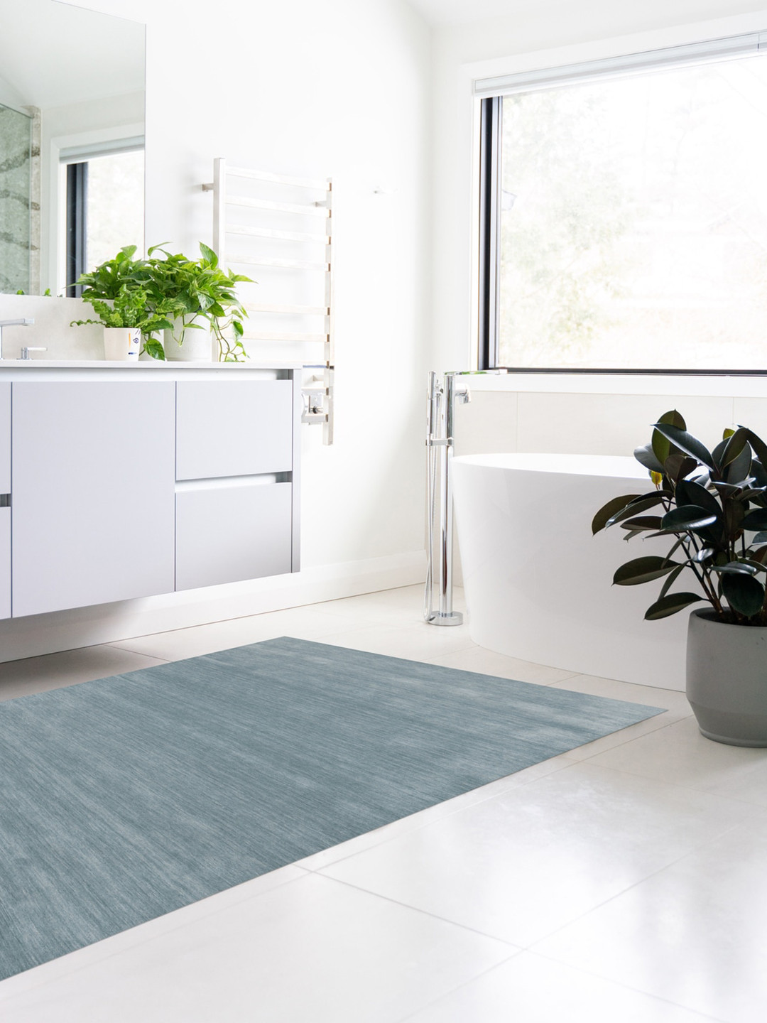 saraswatii global Blue Rectangular Hand-Tufted Carpet